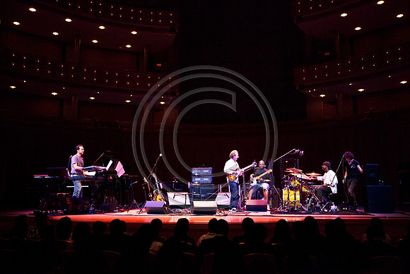 5021_DG_JAZZ_ROOTS_GUITAR VIRUOSOS_Concert_Adrienne_Arsh_Center_MG_7776
