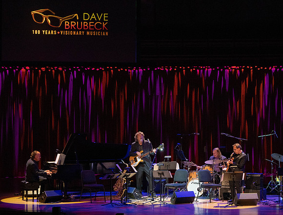 20221028_Dave_Brubeck Trio_JR__DSC8755