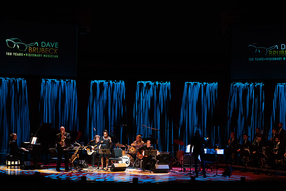 20221028_Dave_Brubeck Trio_JR__DSC9667