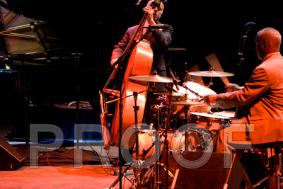 5L8Y3279