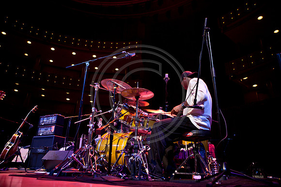 5021_DG_JAZZ_ROOTS_GUITAR VIRUOSOS_Concert_Adrienne_Arsh_Center__MG_7715
