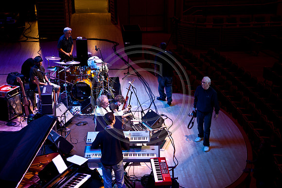 5021_DG_JAZZ_ROOTS_GUITAR VIRUOSOS_Concert_Adrienne_Arsh_Center_MG_7576
