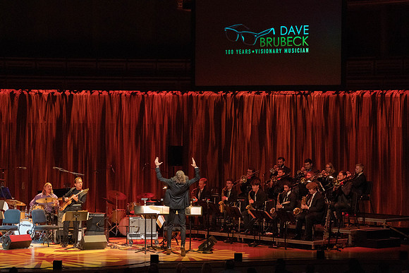 20221028_Dave_Brubeck Trio_JR__DSC9423