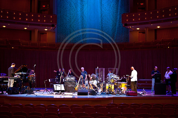 5021_DG_JAZZ_ROOTS_GUITAR VIRUOSOS_Concert_Adrienne_Arsh_CenterIMG_7507 2