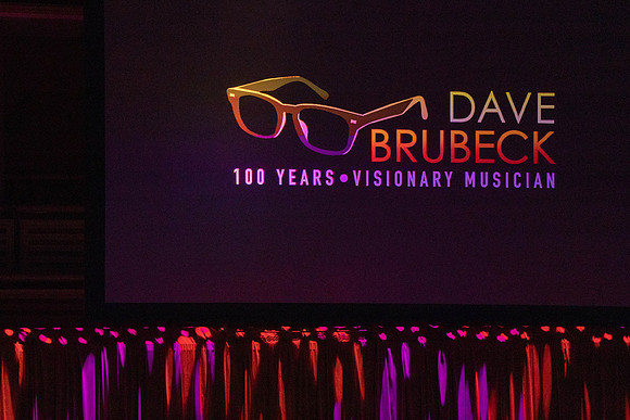 20221028_Dave_Brubeck Trio_JR__DSC8551