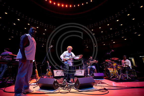 5021_DG_JAZZ_ROOTS_GUITAR VIRUOSOS_Concert_Adrienne_Arsh_Center__MG_7729