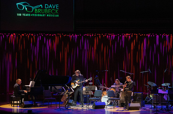 20221028_Dave_Brubeck Trio_JR__DSC8748