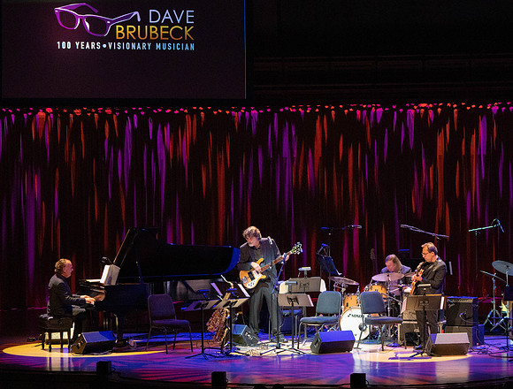 20221028_Dave_Brubeck Trio_JR__DSC8760