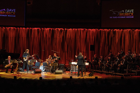 20221028_Dave_Brubeck Trio_JR__DSC9383
