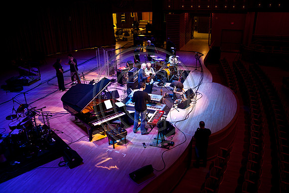 5021_DG_JAZZ_ROOTS_GUITAR VIRUOSOS_Concert_Adrienne_Arsh_Center_MG_7589