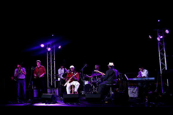 5033_DG_FAIRCHILD_GARDENS_BUDY_GUY_Miami_FL_2011_1_IMG_2028