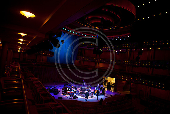 5021_DG_JAZZ_ROOTS_GUITAR VIRUOSOS_Concert_Adrienne_Arsh_Center_MG_7617
