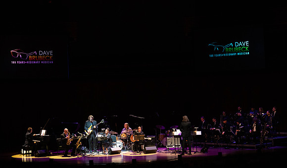 20221028_untitled_20221028_Dave_Brubeck Trio_JR__DSC9598