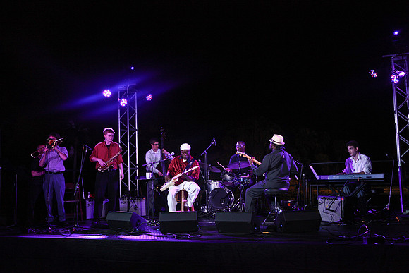 5033_DG_FAIRCHILD_GARDENS_BUDY_GUY_Miami_FL_2011_1_IMG_2012