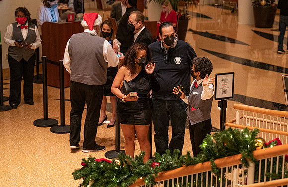 20211217_Mural Adrienne Arsht Christmas Dianne_Reeves Councert_DSC5881
