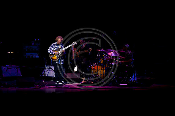 5021_DG_JAZZ_ROOTS_GUITAR VIRUOSOS_Concert_Adrienne_Arsh_CenterVA0M6837