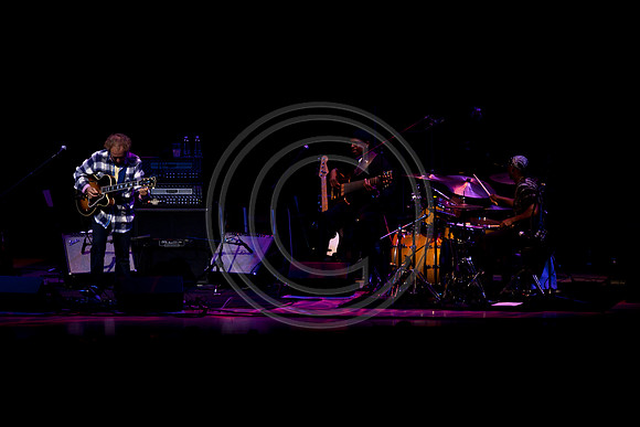 5021_DG_JAZZ_ROOTS_GUITAR VIRUOSOS_Concert_Adrienne_Arsh_Center_VA0M6841