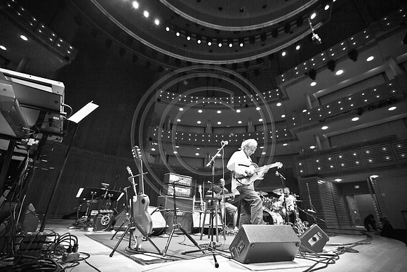 5021_DG_JAZZ_ROOTS_GUITAR VIRUOSOS_Concert_Adrienne_Arsh_Center__MG_7879
