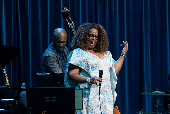 20211217_Dianne_Reeves_DSC7338