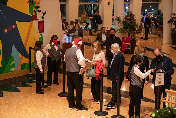20211217_Mural Adrienne Arsht Christmas Dianne_Reeves Councert_DSC5884