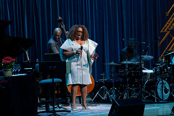 20211217_Dianne_Reeves_DSC7307