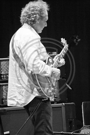 5021_DG_JAZZ_ROOTS_GUITAR VIRUOSOS_Concert_Adrienne_Arsh_Center_VA0M6559