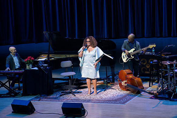 20211217_Dianne_Reeves_DSC7689