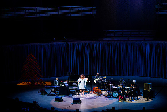 20211217_Dianne_Reeves_DSC7711
