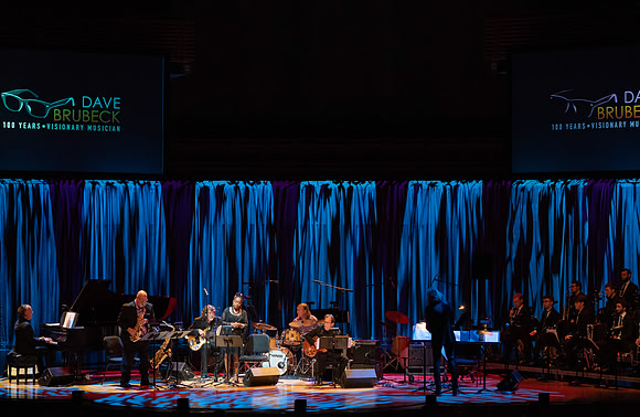20221028_Dave_Brubeck Trio_JR__DSC9670