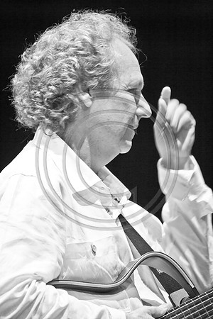 5021_DG_JAZZ_ROOTS_GUITAR VIRUOSOS_Concert_Adrienne_Arsh_CenterVA0M6457