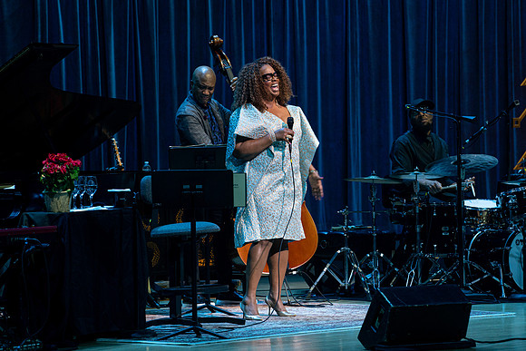 20211217_Dianne_Reeves_DSC7329