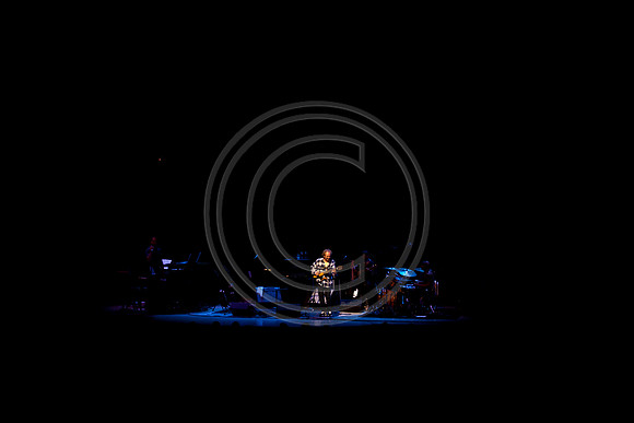 5021_DG_JAZZ_ROOTS_GUITAR VIRUOSOS_Concert_Adrienne_Arsh_CenterVA0M6710