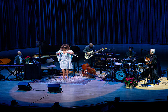 20211217_Dianne_Reeves_DSC7682