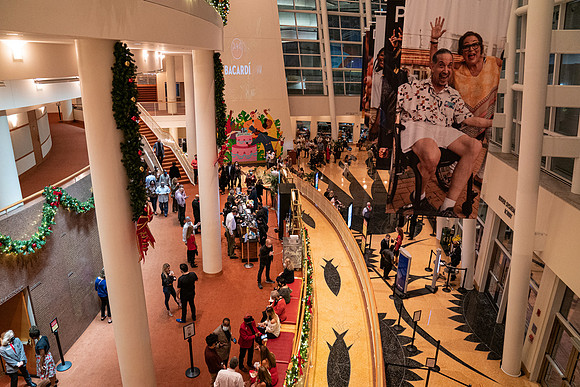 20211217_Mural Adrienne Arsht Christmas Dianne_Reeves Councert_DSC5974