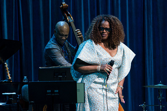 20211217_Dianne_Reeves_DSC7385