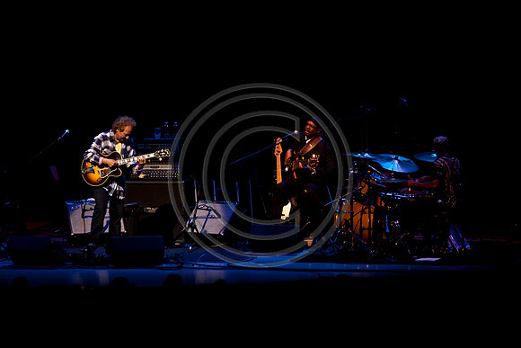 5021_DG_JAZZ_ROOTS_GUITAR VIRUOSOS_Concert_Adrienne_Arsh_Center_VA0M6922