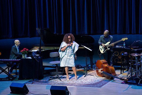 20211217_Dianne_Reeves_DSC7702