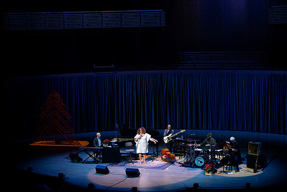 20211217_Dianne_Reeves_DSC7710