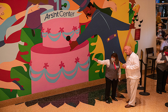 20211217_Mural Adrienne Arsht Christmas Dianne_Reeves Councert_DSC5926