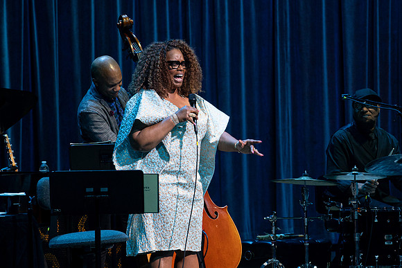 20211217_Dianne_Reeves_DSC7331