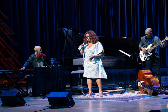 20211217_Dianne_Reeves_DSC7642