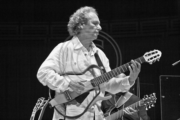 5021_DG_JAZZ_ROOTS_GUITAR VIRUOSOS_Concert_Adrienne_Arsh_Center_VA0M6431