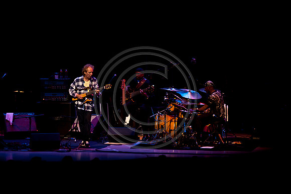 5021_DG_JAZZ_ROOTS_GUITAR VIRUOSOS_Concert_Adrienne_Arsh_Center_VA0M6722