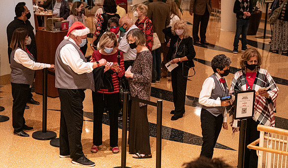 20211217_Mural Adrienne Arsht Christmas Dianne_Reeves Councert_DSC5899