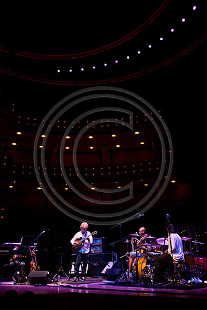 5021_DG_JAZZ_ROOTS_GUITAR VIRUOSOS_Concert_Adrienne_Arsh_Center__MG_7796