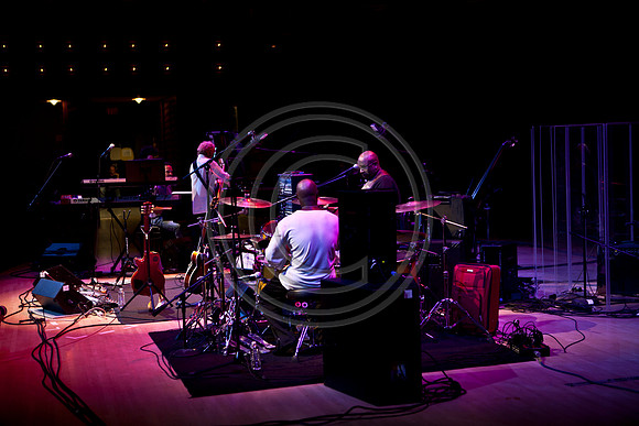 5021_DG_JAZZ_ROOTS_GUITAR VIRUOSOS_Concert_Adrienne_Arsh_Center_MG_7707