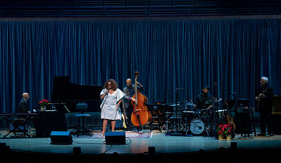 20211217_Dianne_Reeves_DSC7233