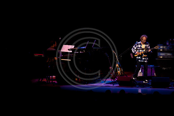 5021_DG_JAZZ_ROOTS_GUITAR VIRUOSOS_Concert_Adrienne_Arsh_Center_VA0M6731