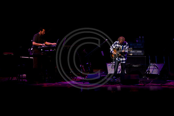 5021_DG_JAZZ_ROOTS_GUITAR VIRUOSOS_Concert_Adrienne_Arsh_CenterVA0M6840