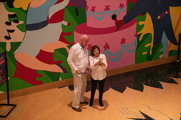 20211217_Mural Adrienne Arsht Christmas Dianne_Reeves Councert_DSC5920